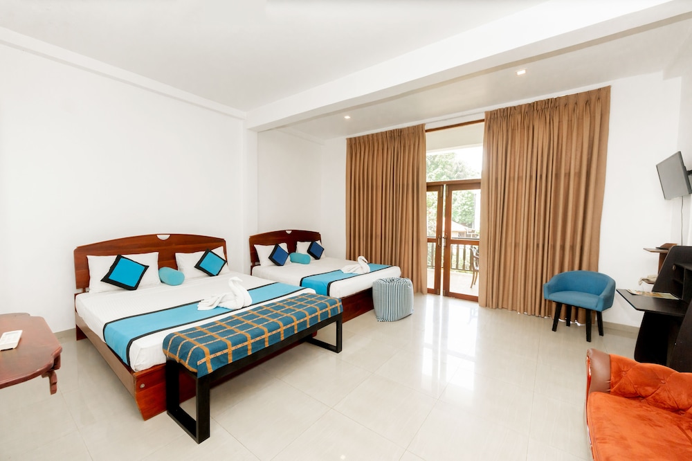 FAMILY, MULTIPLE BEDS