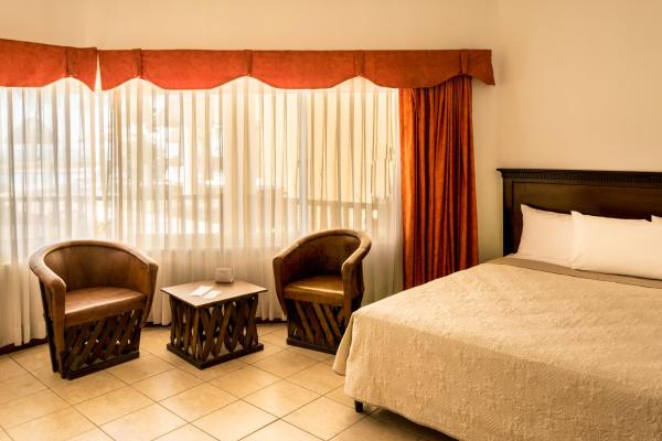 Cayman, Suite, King Bed