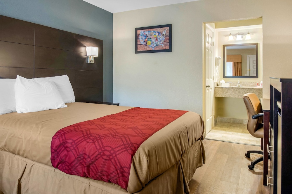 غرفة قياسية بسرير كينج، Econo Lodge Freeport - Brunswick Area 6/10