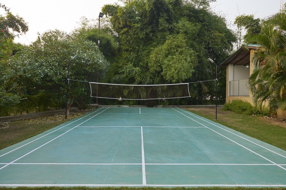 Acorn Hideaway Resort and Spacorbett 28/50