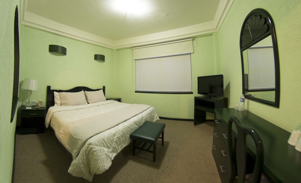Hotel Leon 10/57