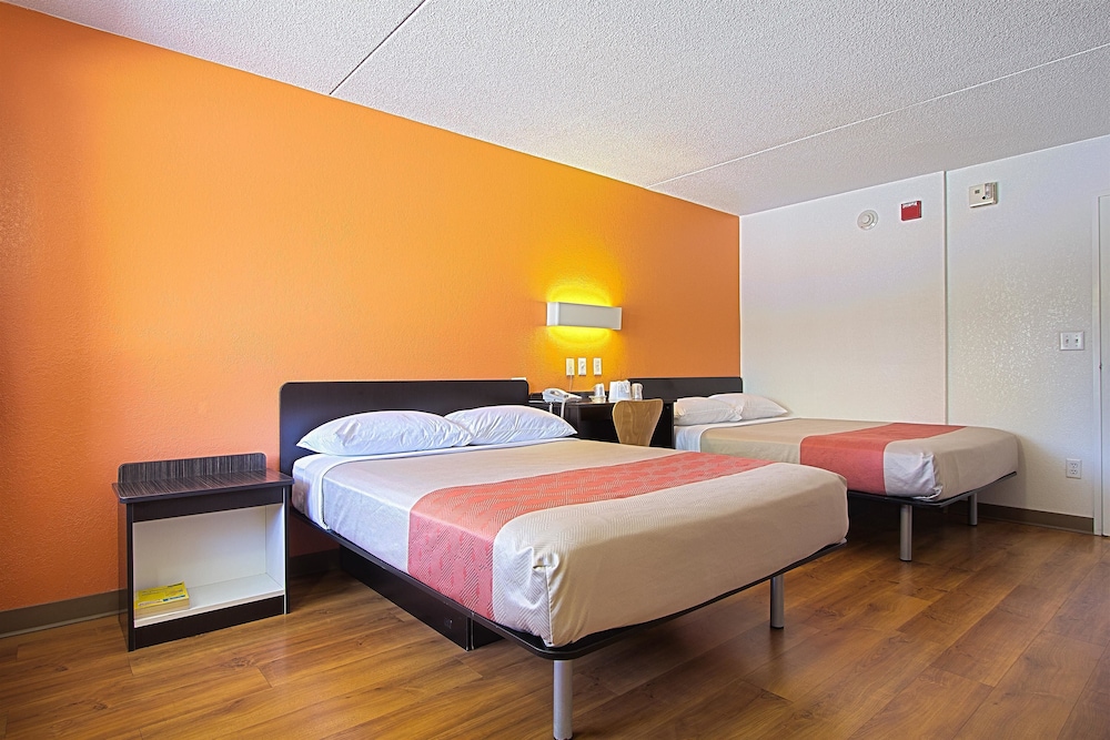 Motel6 East Brunswick, NJ 9/25