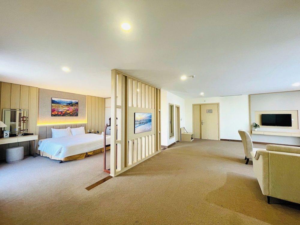 جناح تنفيذي بسرير كينج، Muong Thanh Grand Quang Tri Hotel 6/10