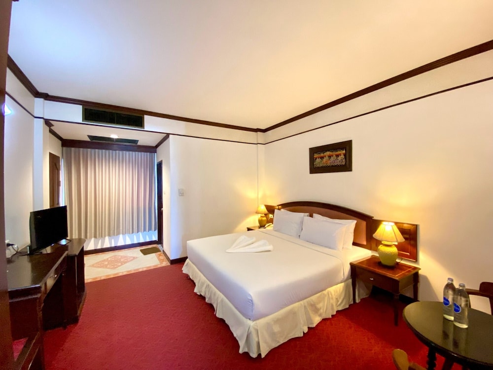 Crystal Hotel 16/46