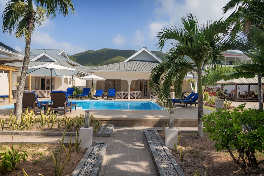 Villas De Mer Hotel 62/71