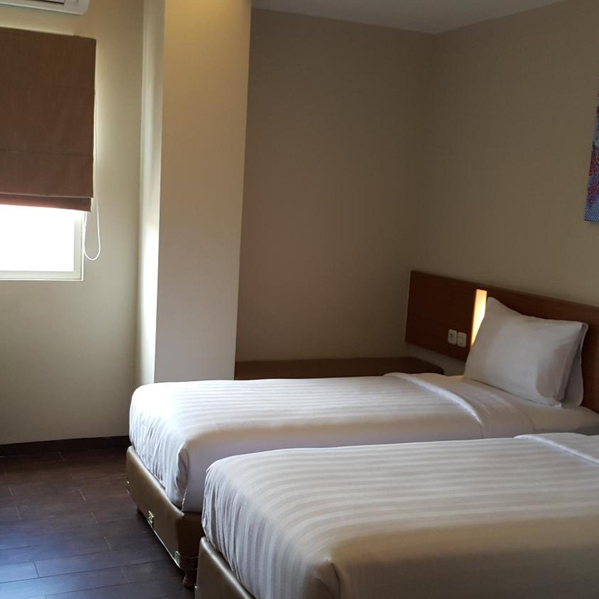 Biz Hotel Ambon 16/48