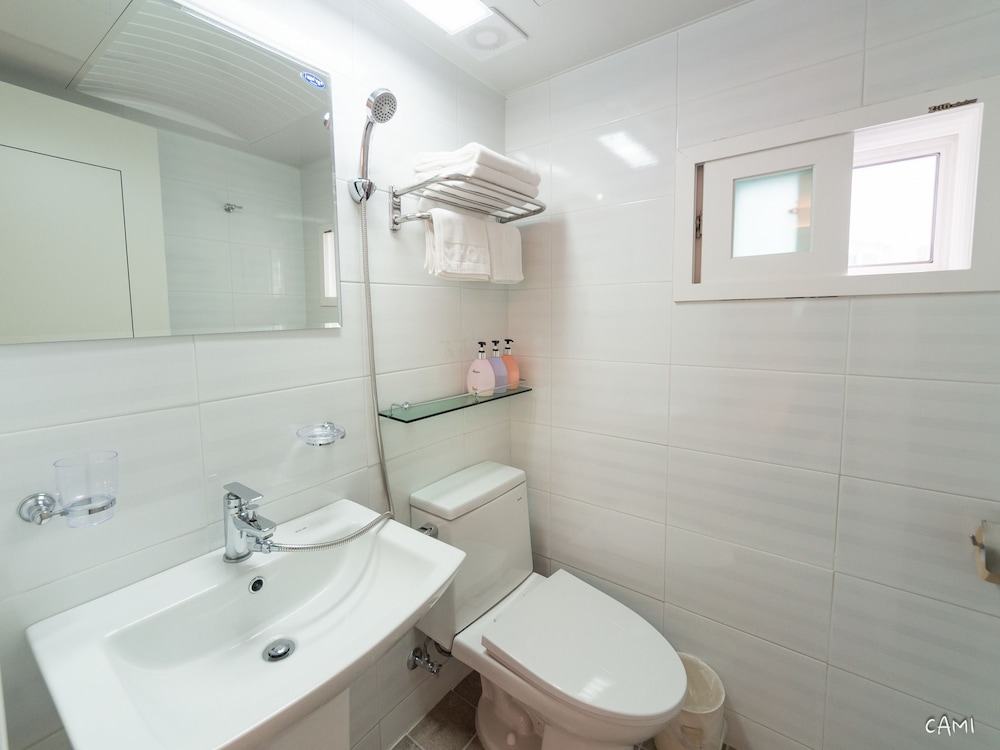 Standard, Twin Beds, HOTEL QB SEOUL DONGDAEMUN 5/6