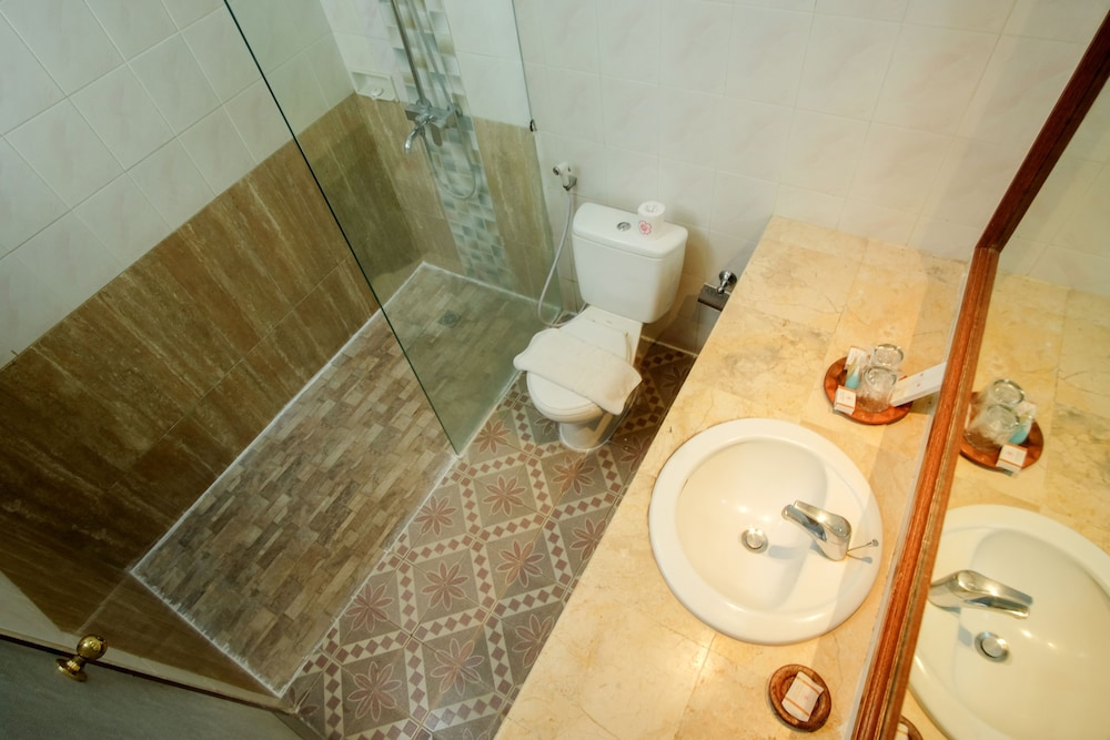 Puri Saron Senggigi Beach Hotel 36/63