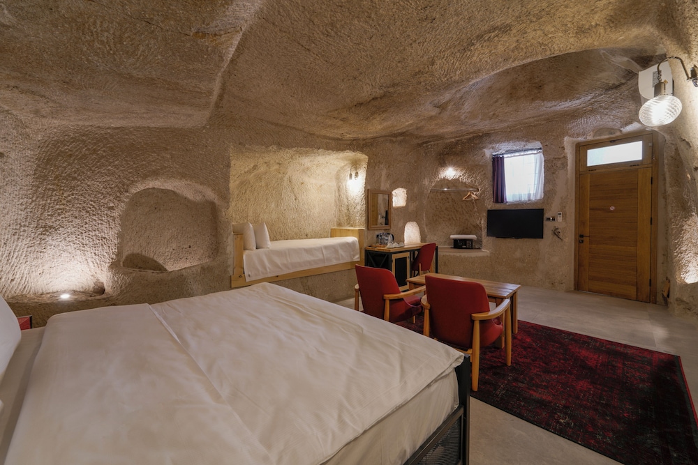 The Niche Cave Hotel +12 Adult 14/50
