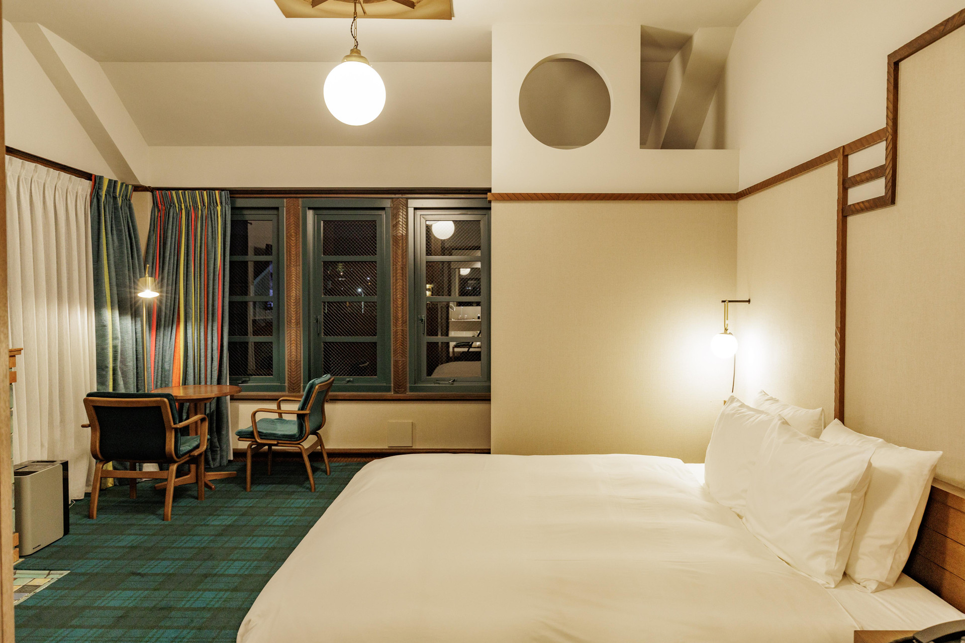 Superior, King Bed, Original Building