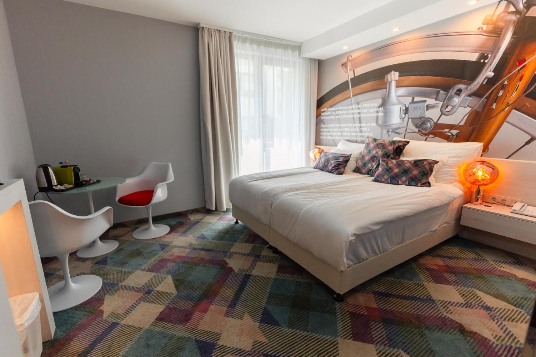 Superior, King Bed, Disney Wing
