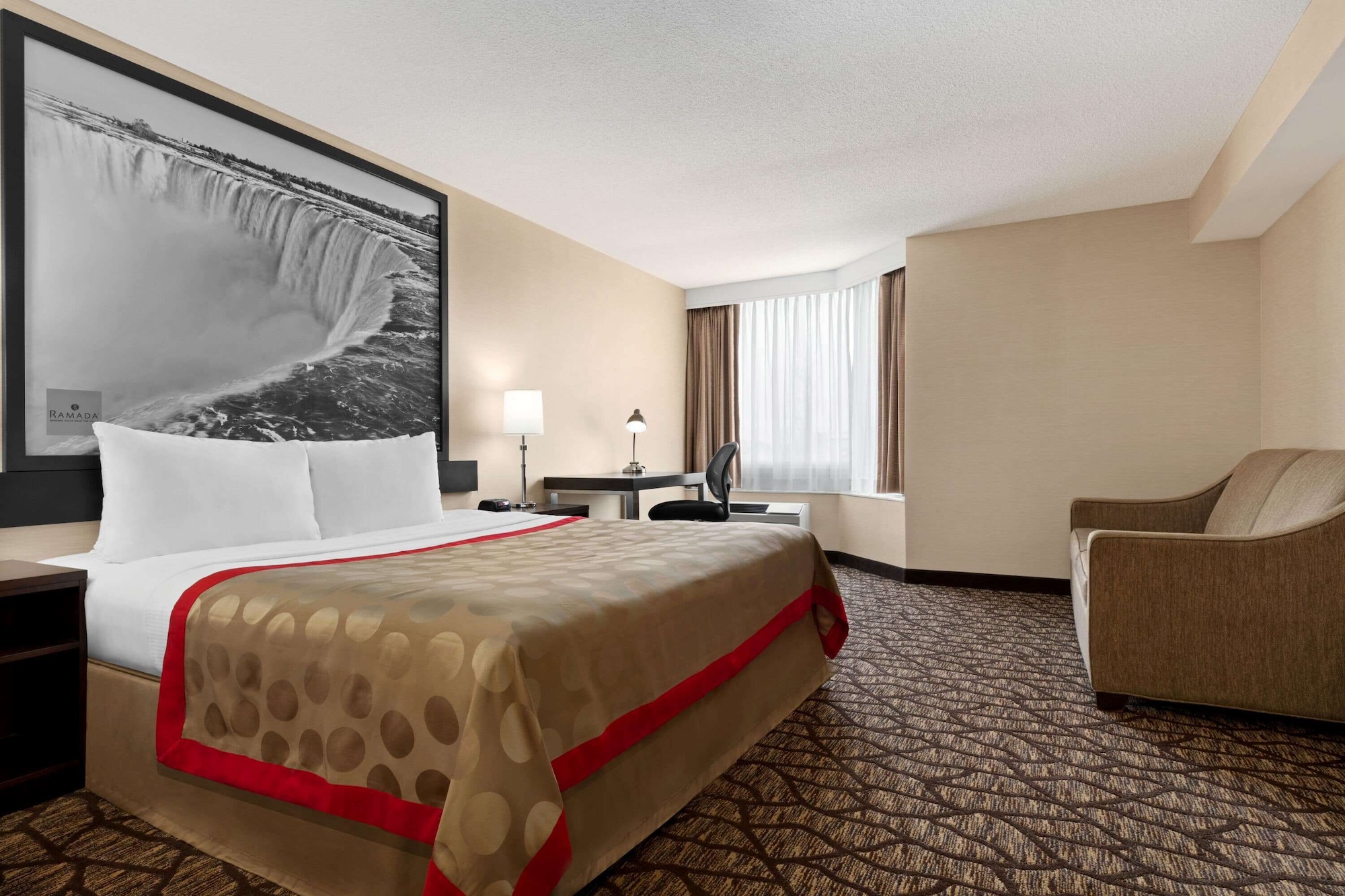 BASIC, SUITE, KING BED, JETTED TUB