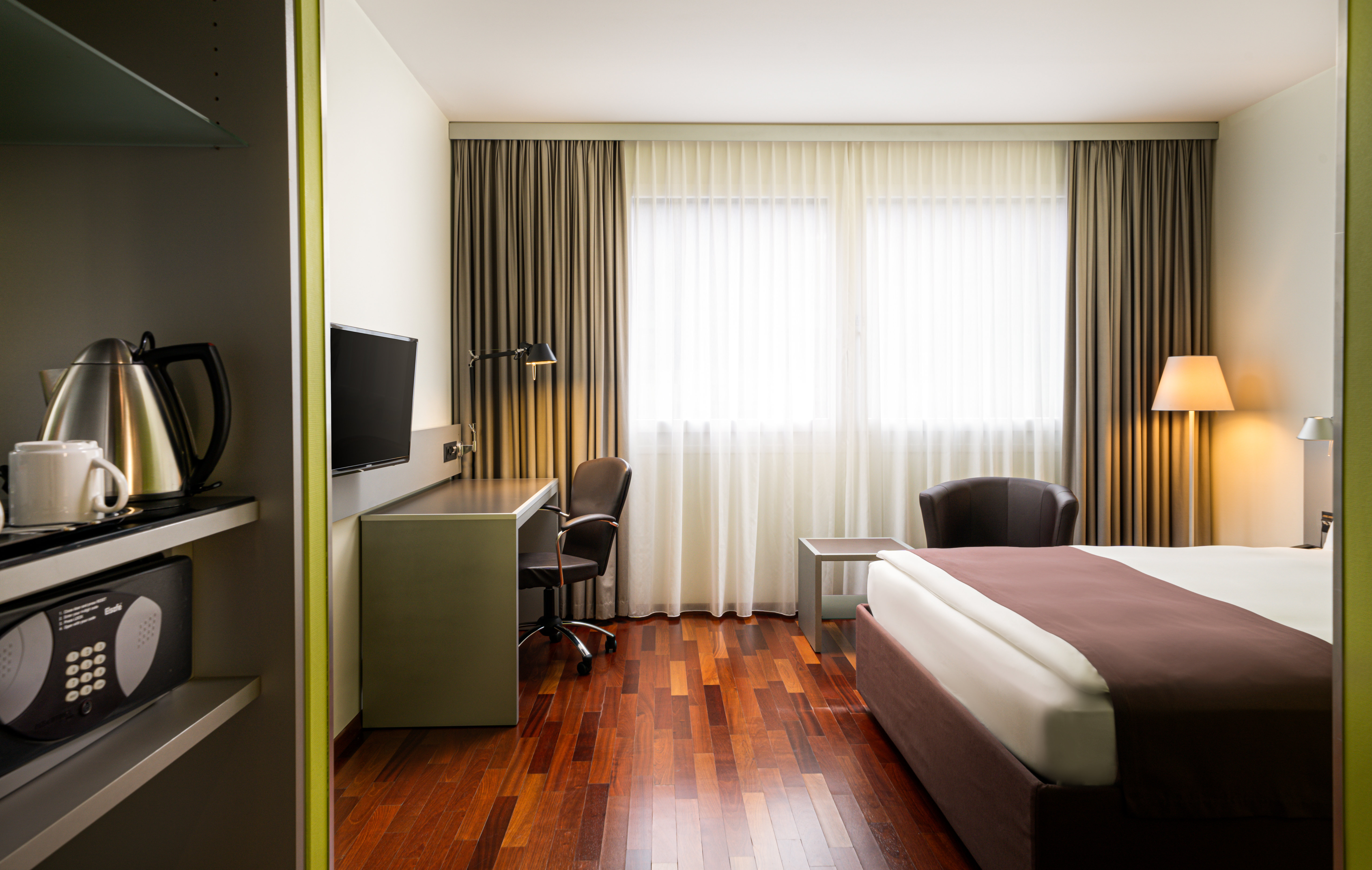 Holiday Inn Zurich Messe 30/77