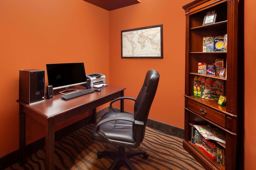 Comfort Inn & Suites Rochester South Mayo Clinic 42/54