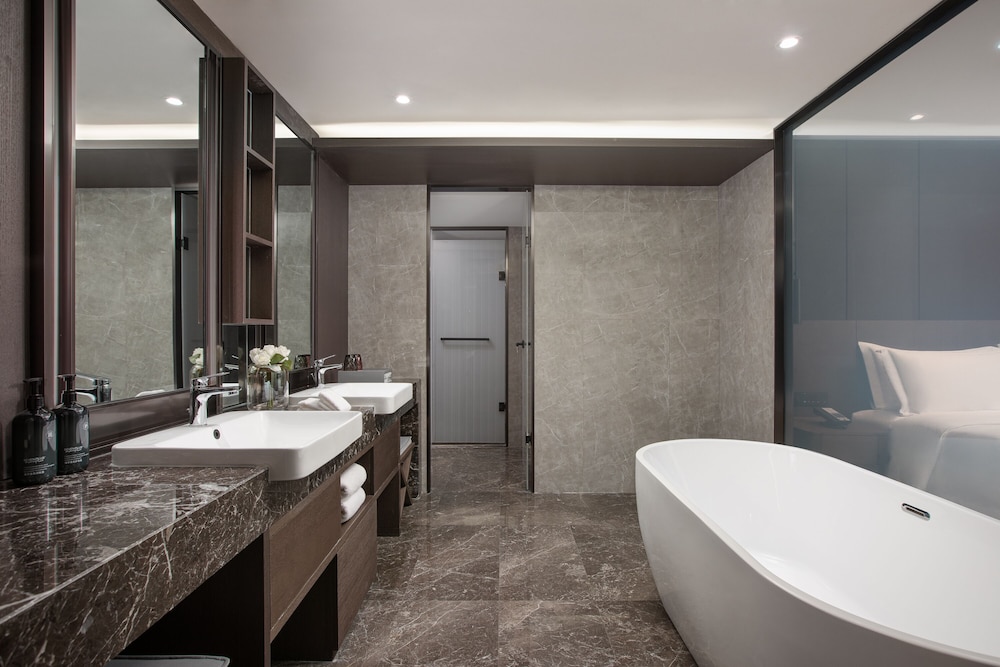 Ramada by Wyndham Bayannur 33/33