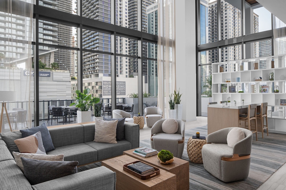 Element Miami Brickell 19/40