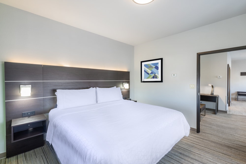 Holiday Inn Express Hotel Suites Guymon 26/69