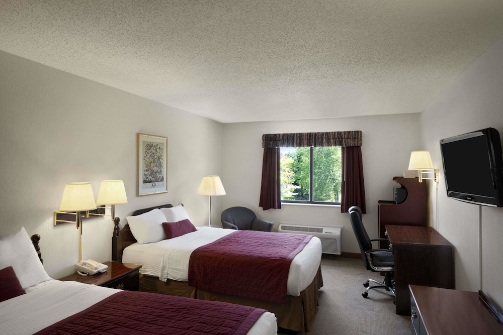 Baymont by Wyndham Whitewater 6/12