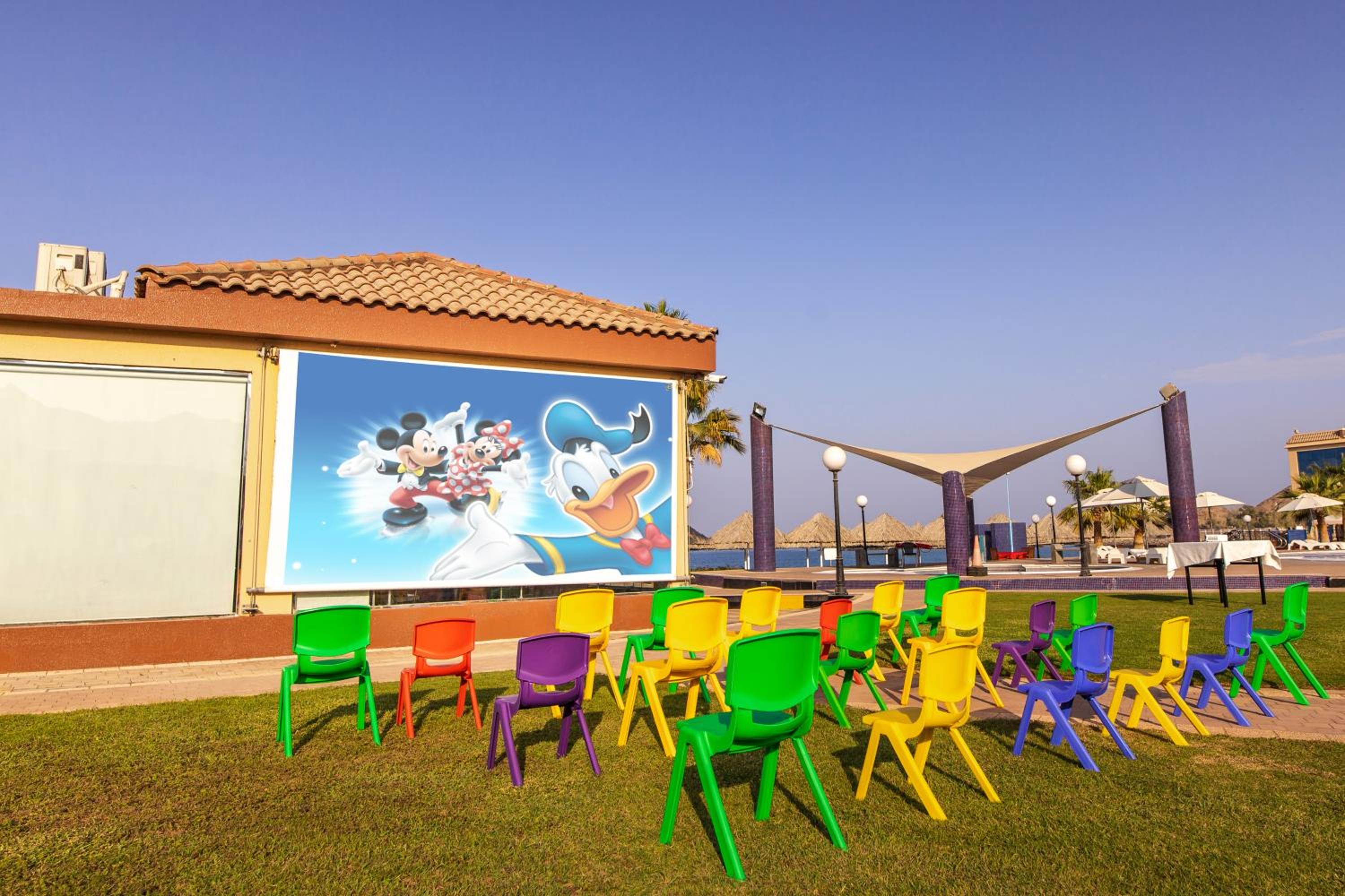 Royal Beach Hotel & Resort 41/50