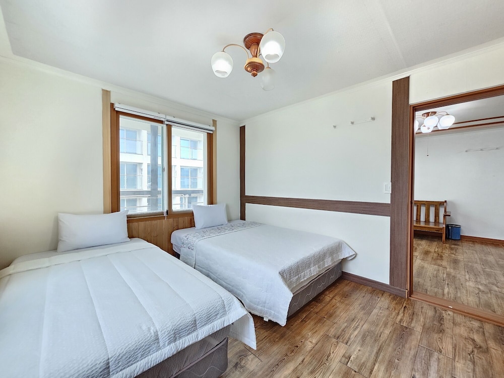 2 BEDROOMS, FAMILY