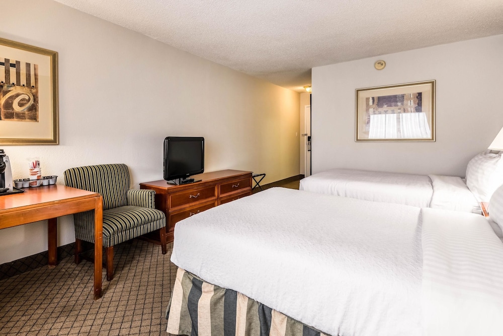 The Lux Hotel & Conference Center, Ascend Hotel Collection 9/39