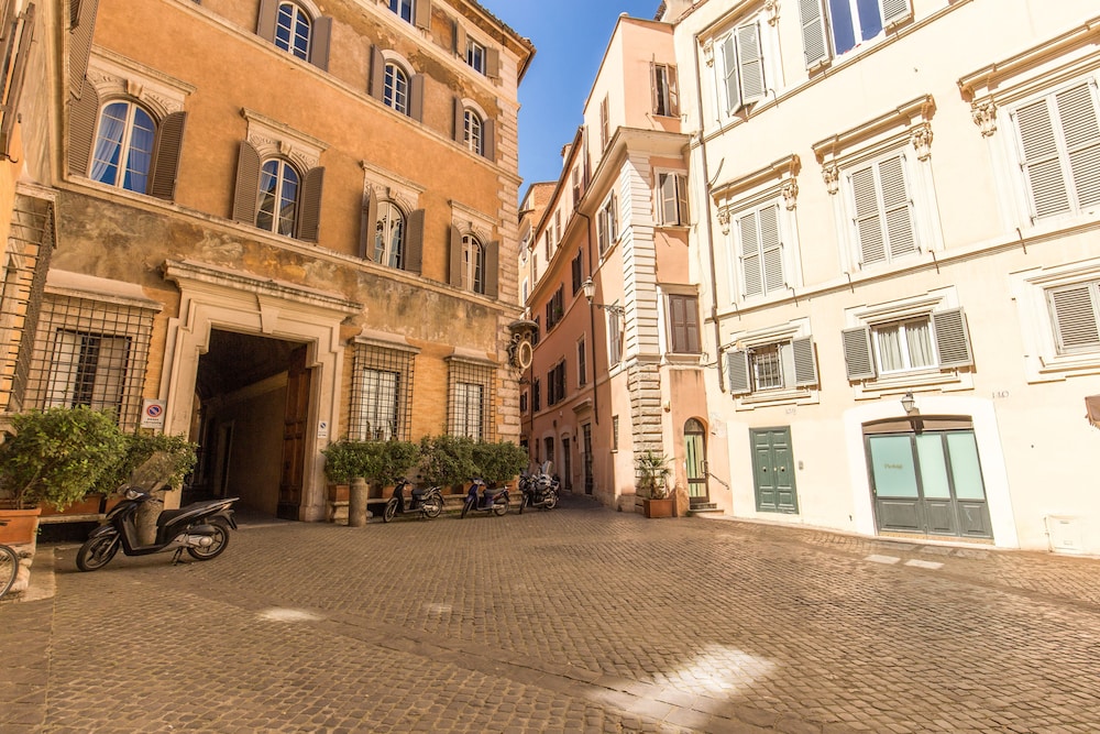 Your Suite Rome 42/50