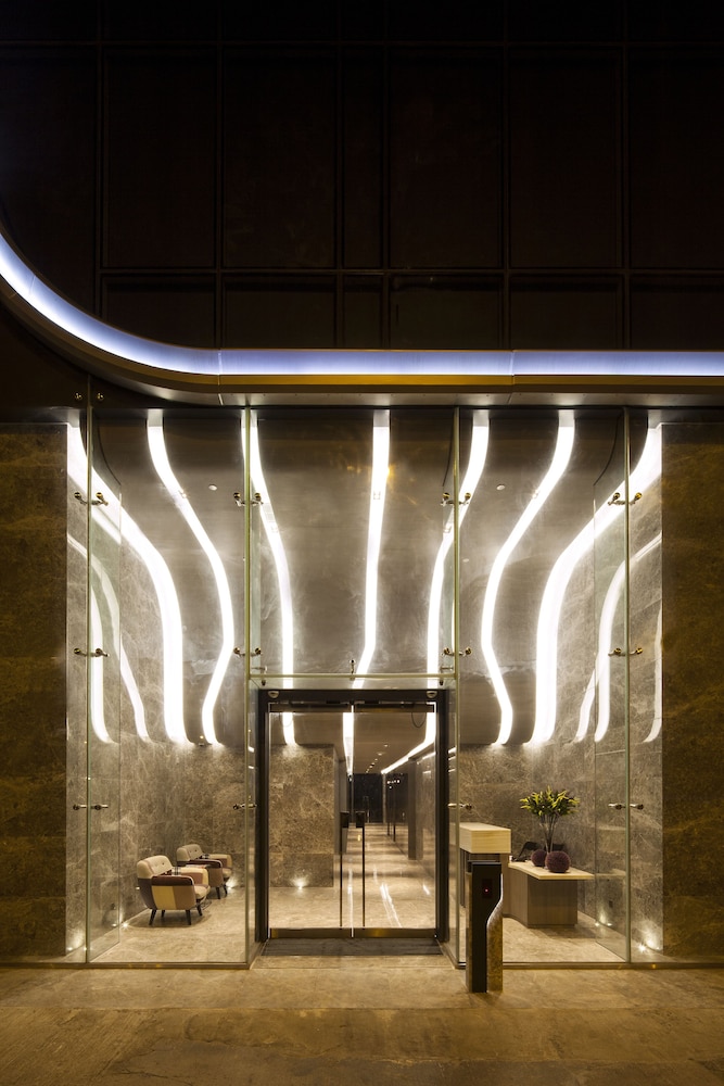 CM+ Hotels and Serviced Apartments 36/44