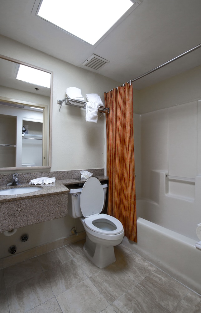 Rodeway Inn South Miami Coral Gables 38/39