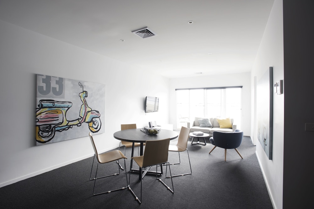 Tyrian Serviced Apartments 37/46