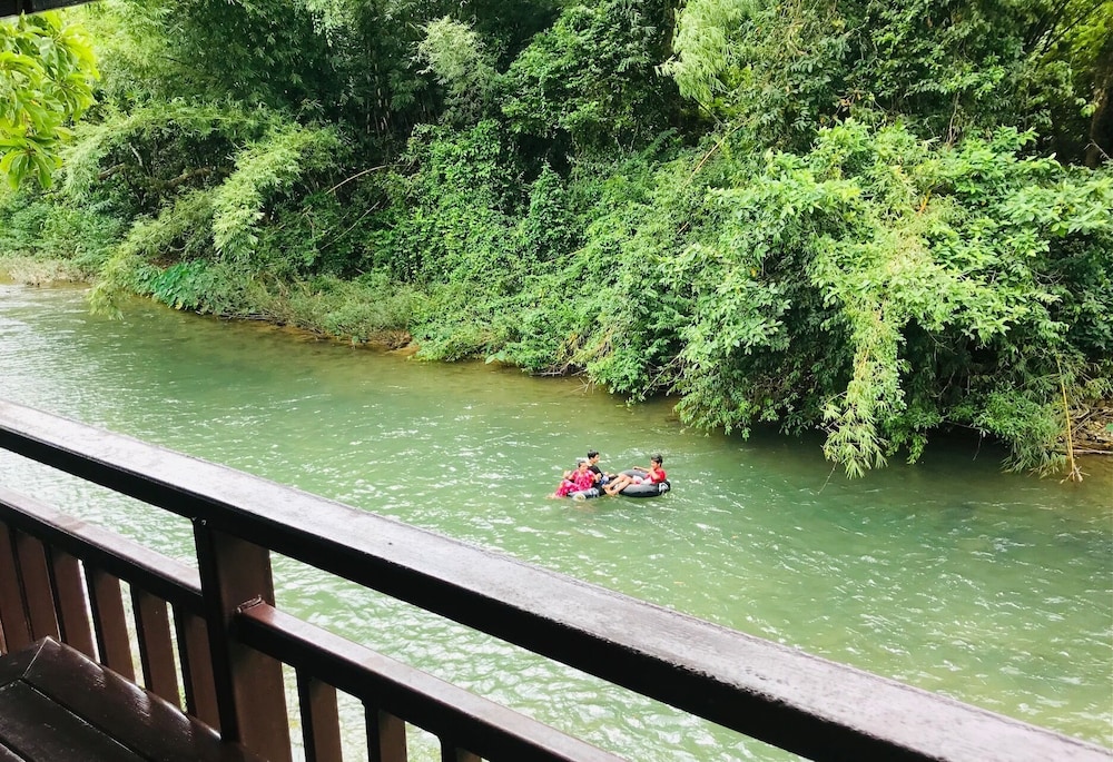 Khao Sok River Lodge 30/50