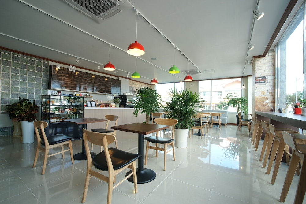 SEONGSAN AQUA BEACH HOTEL 39/42
