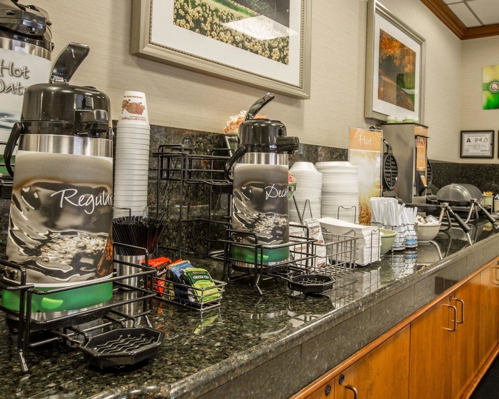 Quality Inn Suites Biltmore East 16/29