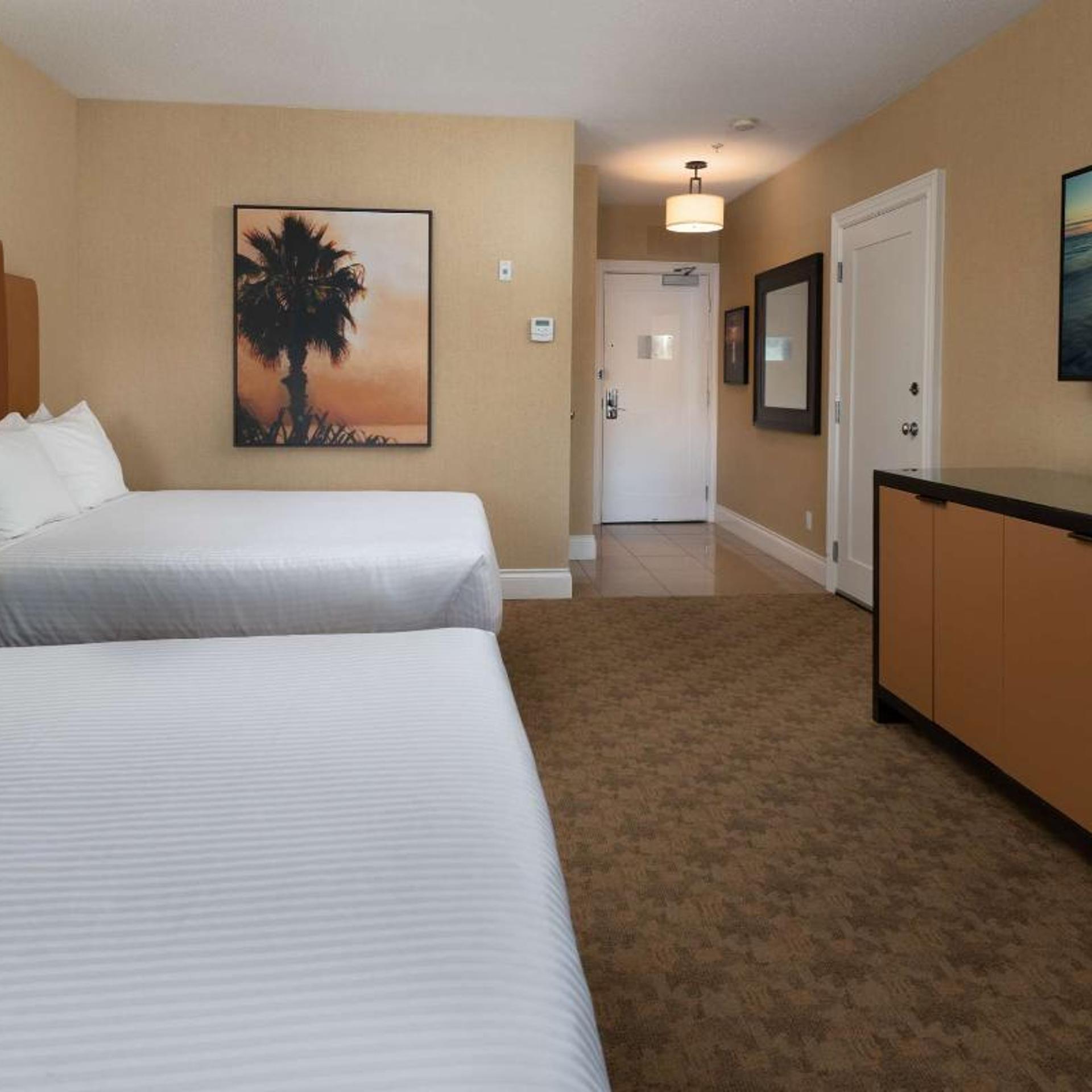 Premium, King Bed, 2 Queen Beds, Water View, Balcony