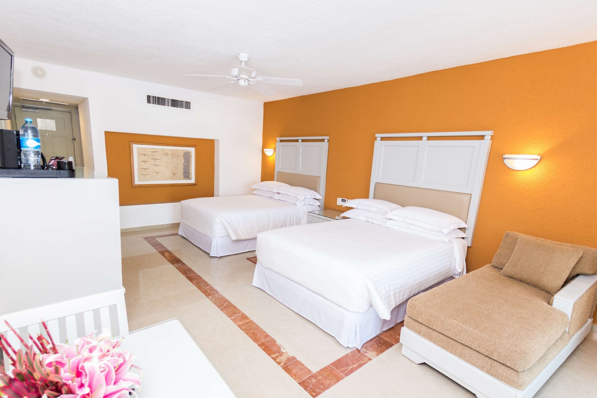 2x2, Connecting, 2 King Beds، Occidental Costa Cancun 5/8