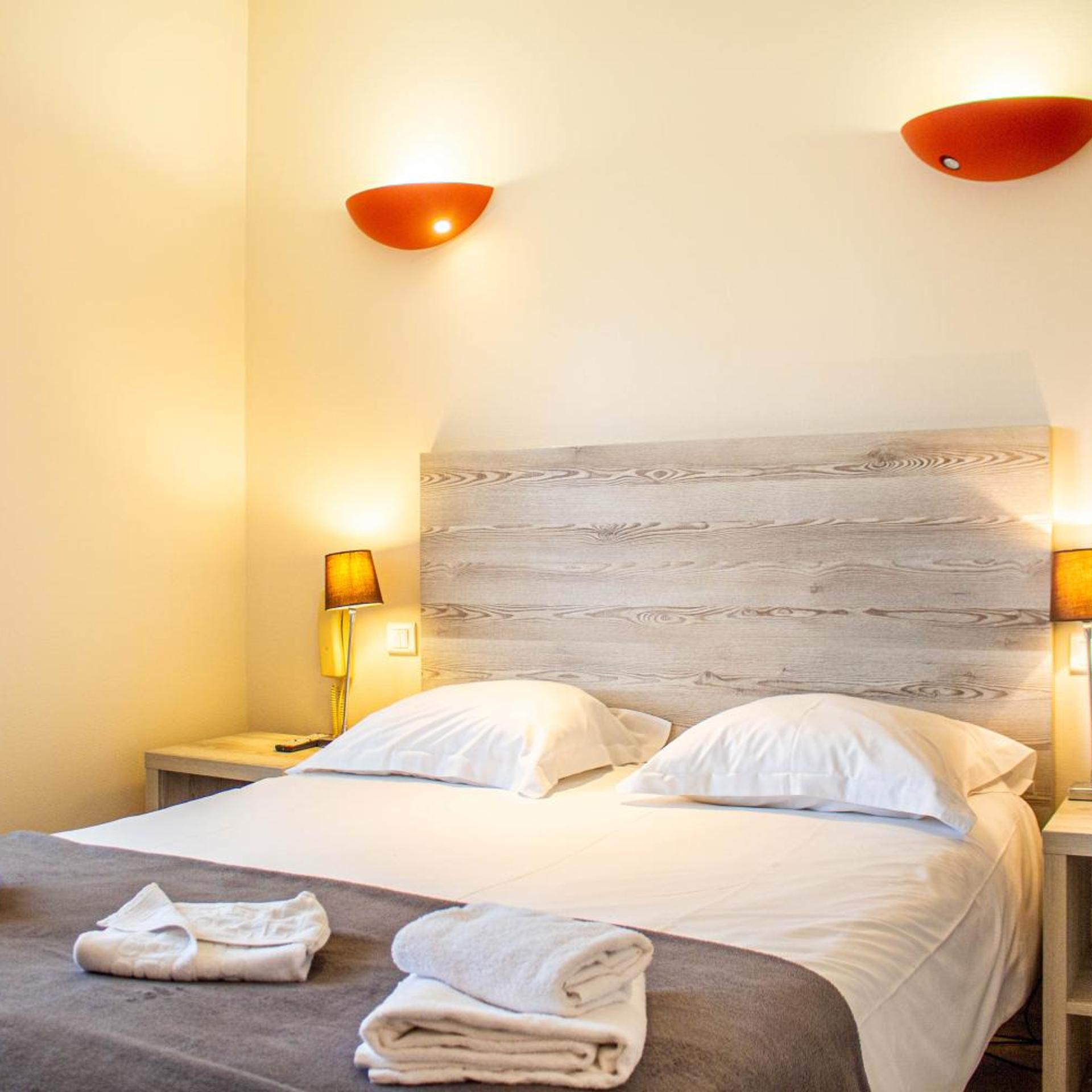 Classic, Double Bed, Bay View، Hotel Du Port Et Des Bains 8/9