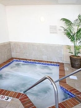 GrandStay Residential Suites Hotel 27/56