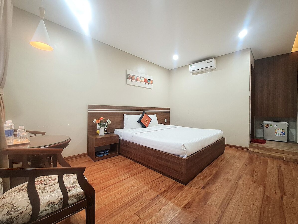 Deluxe, Queen Bed, QUAN QUAN HOTEL 3/6