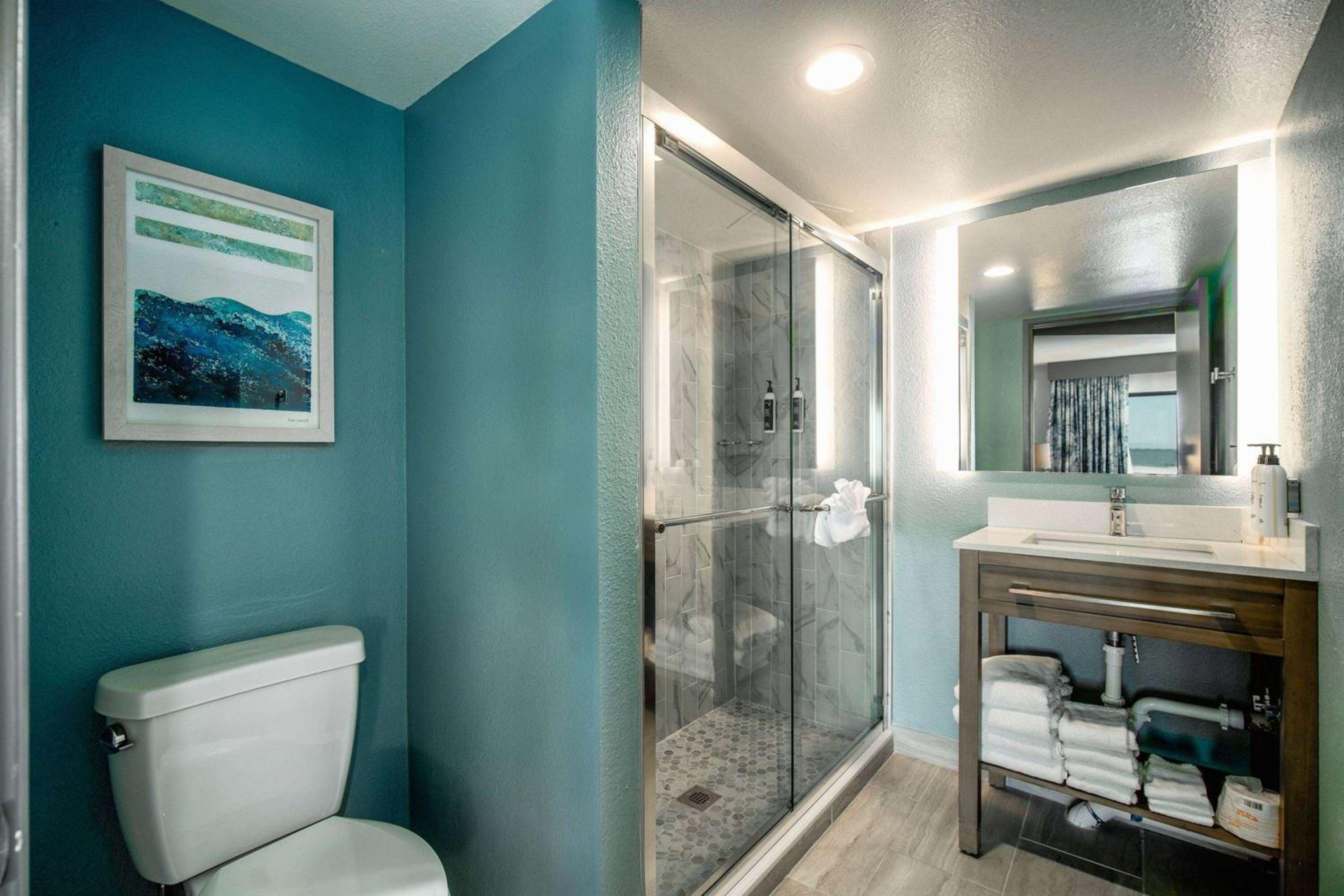 1 Bedroom, Family Suite, Queen Bed, Pool or Ocean View