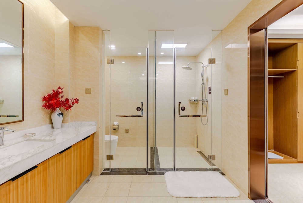Howard Johnson Lakeview Hotel Huaibei 45/48