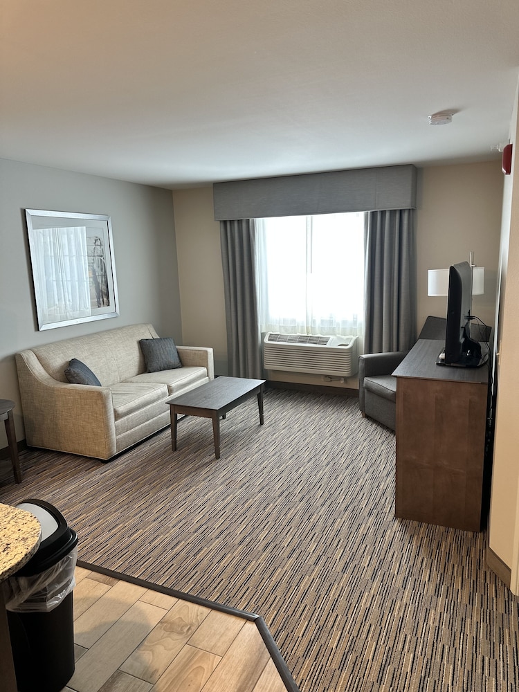 GrandStay Hotel & Suites Cannon Falls 25/40