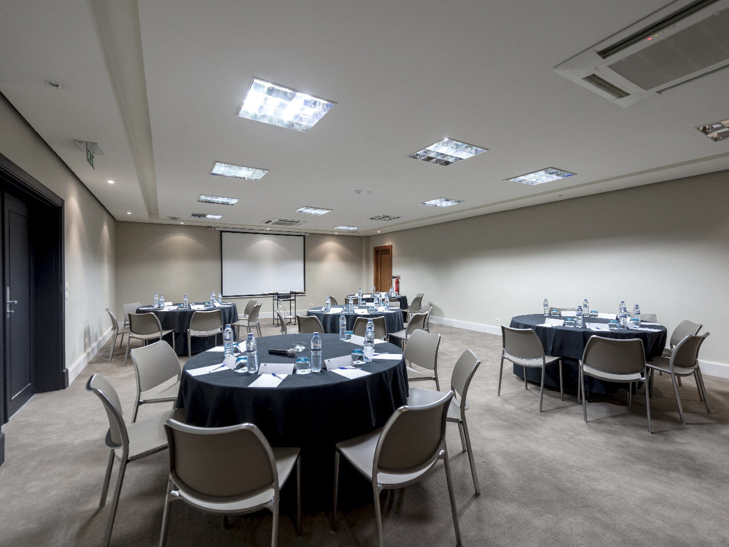 Avenida Hotel Maputo 53/56