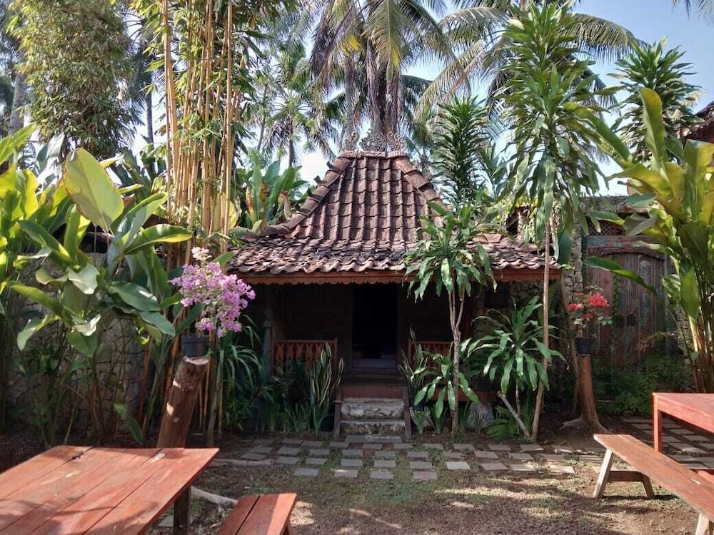 The Ermajas Pavilion 35/46