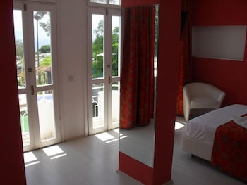 Lucky Monkey Hotel 36/50