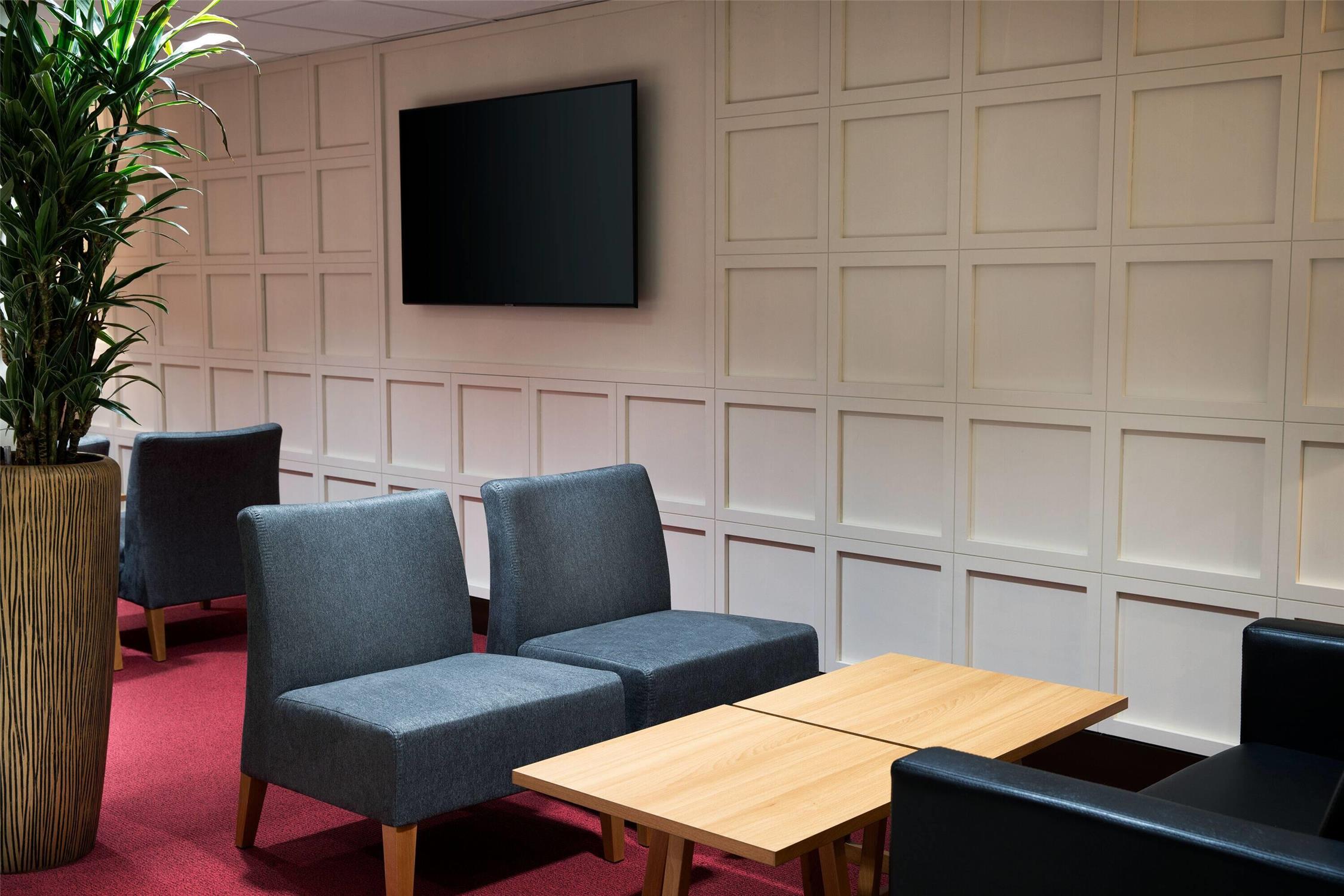 Ramada by Wyndham Leeds East 40/47