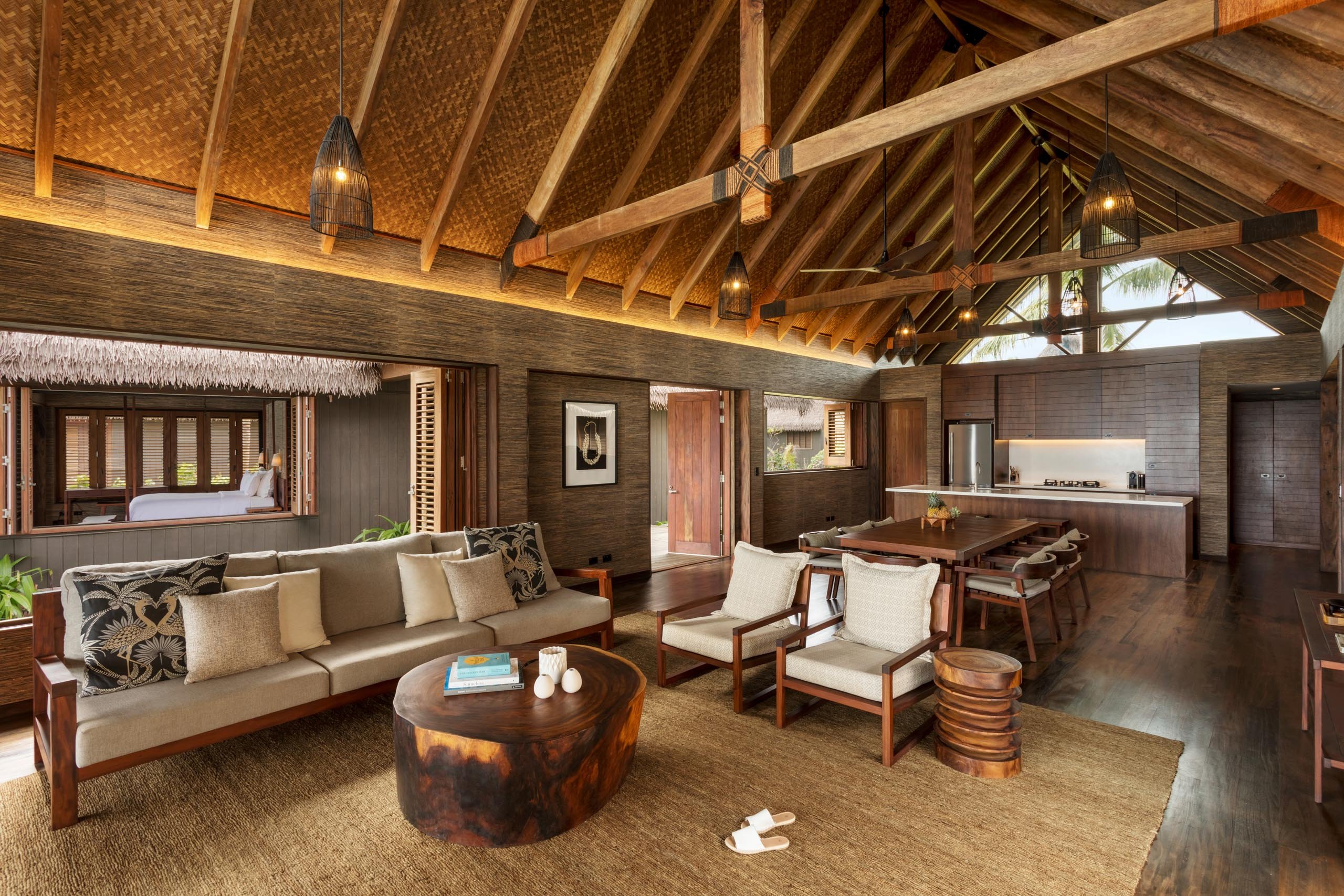 4 Bedrooms, Pool Residence, Beach Front