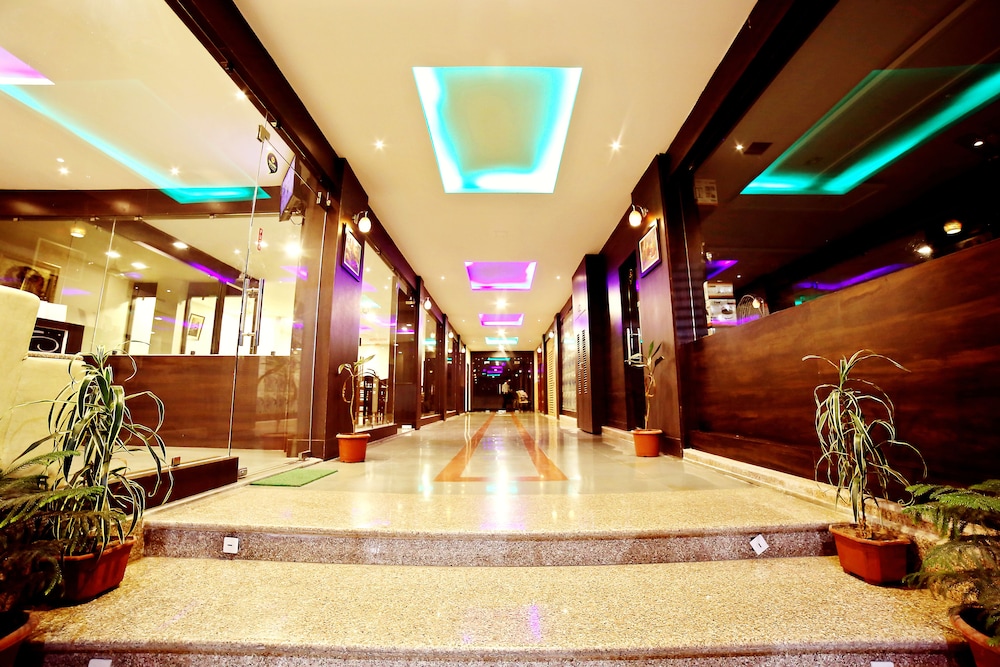 Hotel Royal Dezire 37/48