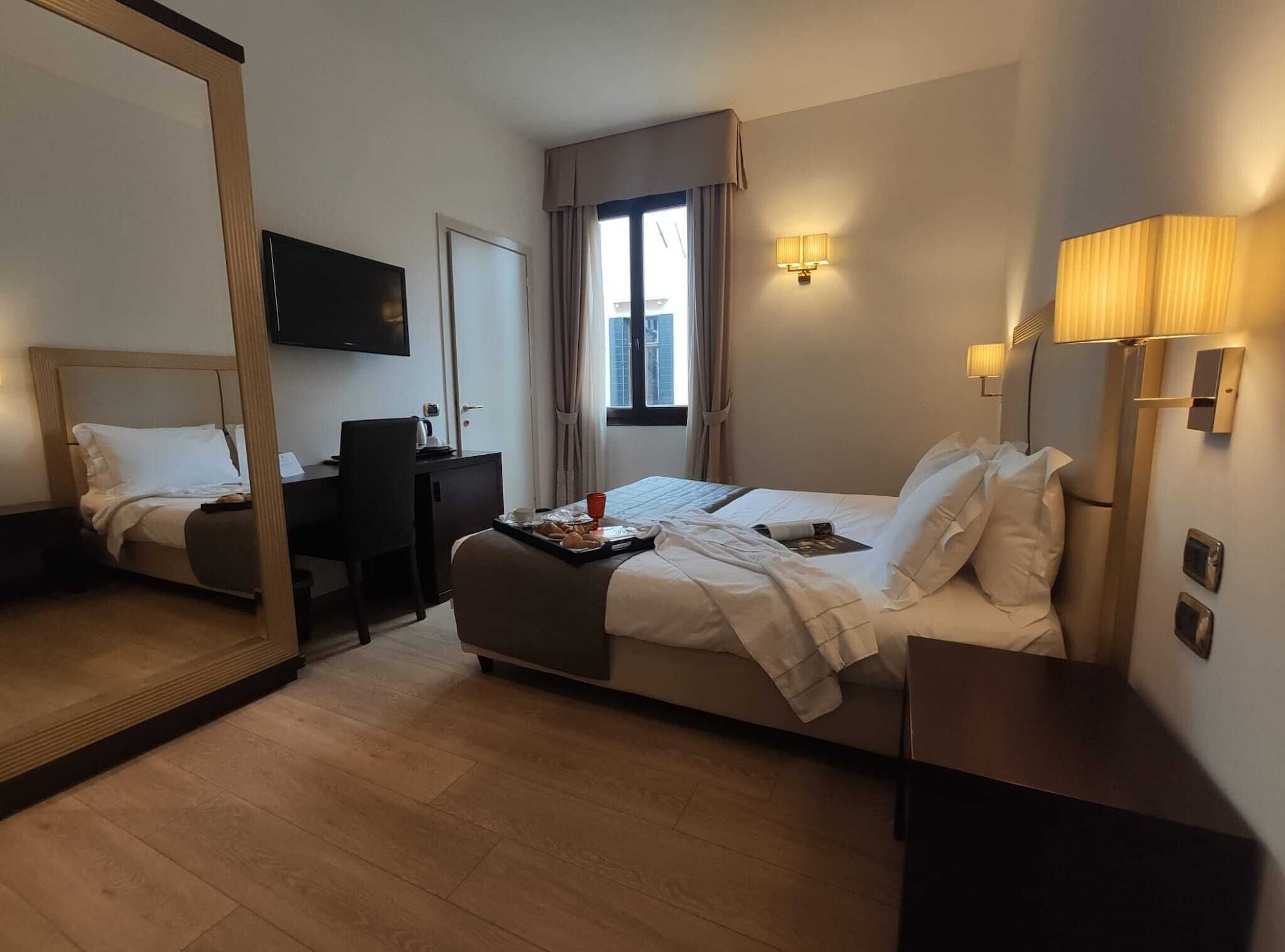 SUPERIOR, DOUBLE BED