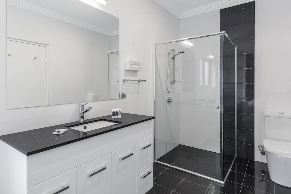 Mercure Goulburn 42/44