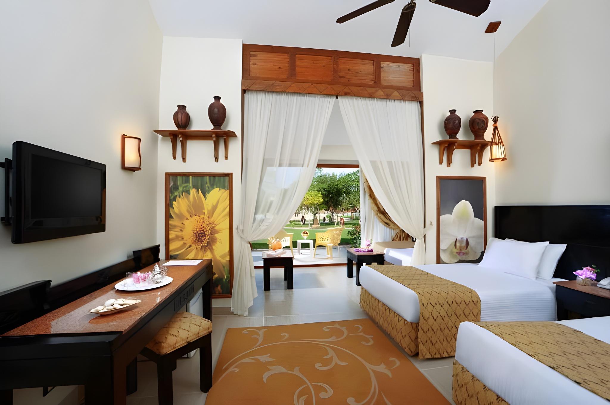 Room, Garden or Pool View