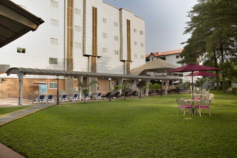 Bon Hotel Elvis 47/50